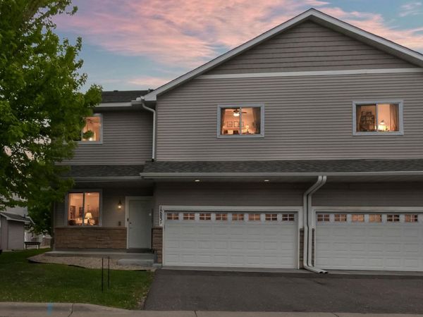 1283 County Road D Circle E, Unit B, Vadnais Heights, MN 55109