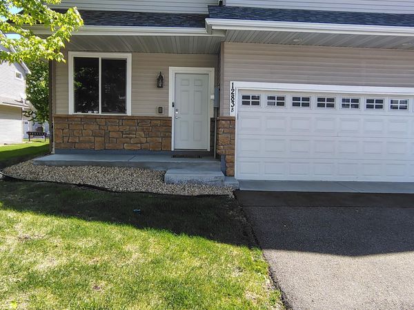 1283 County Road D Circle E, Unit B, Vadnais Heights, MN 55109