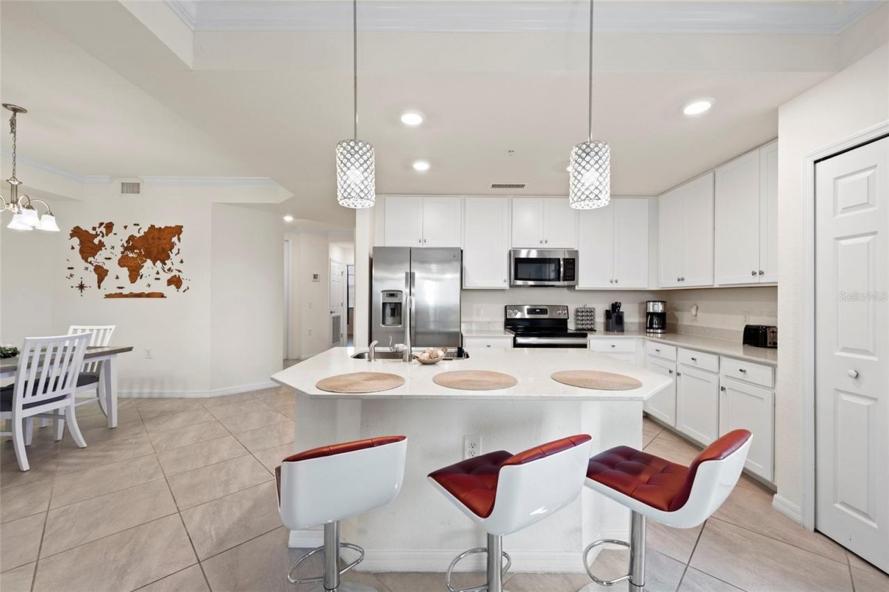 17704 Gawthrop Dr, Unit 201, Bradenton, FL 34211 Photo