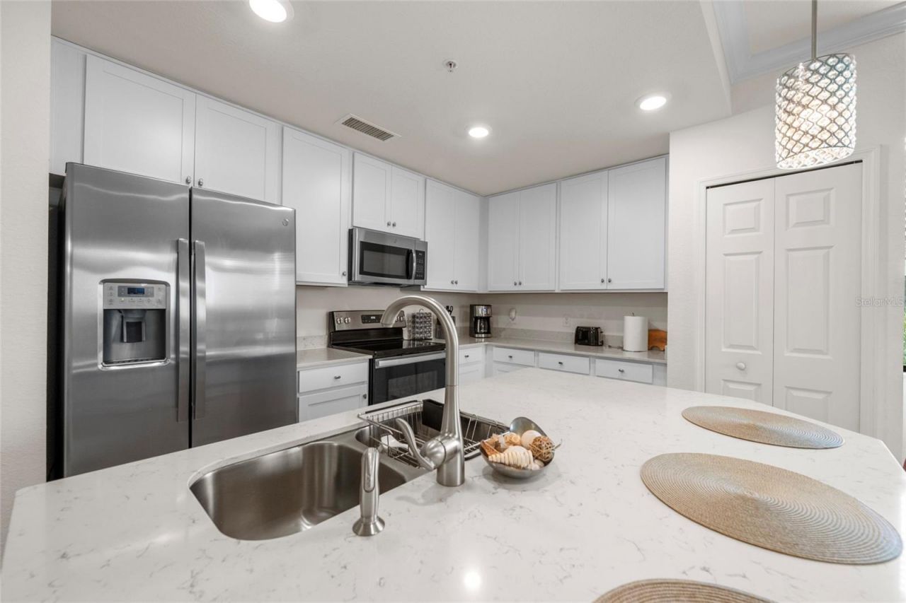17704 Gawthrop Dr, Unit 201, Bradenton, FL 34211 Photo