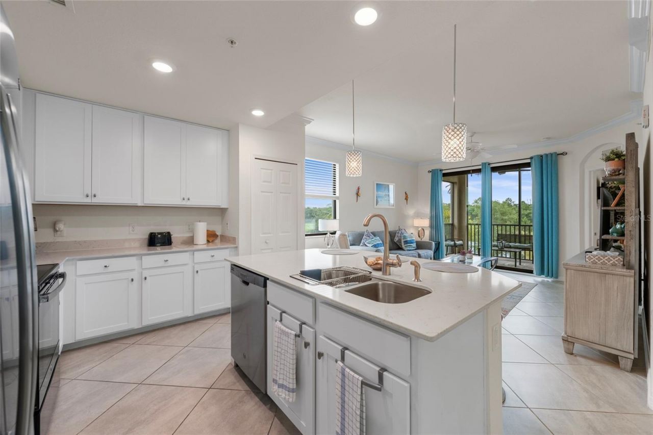 17704 Gawthrop Dr, Unit 201, Bradenton, FL 34211 Photo