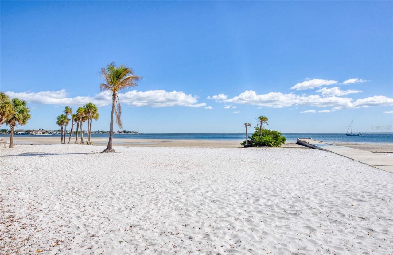 366 47th Avenue N, Unit 3, Saint Petersburg, FL 33703 Photo