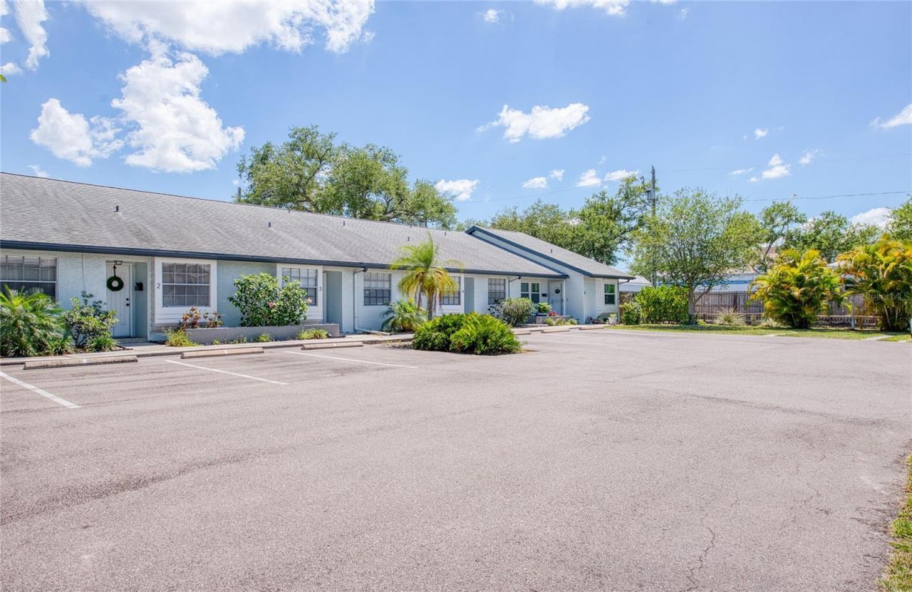 366 47th Avenue N, Unit 3, Saint Petersburg, FL 33703 Photo