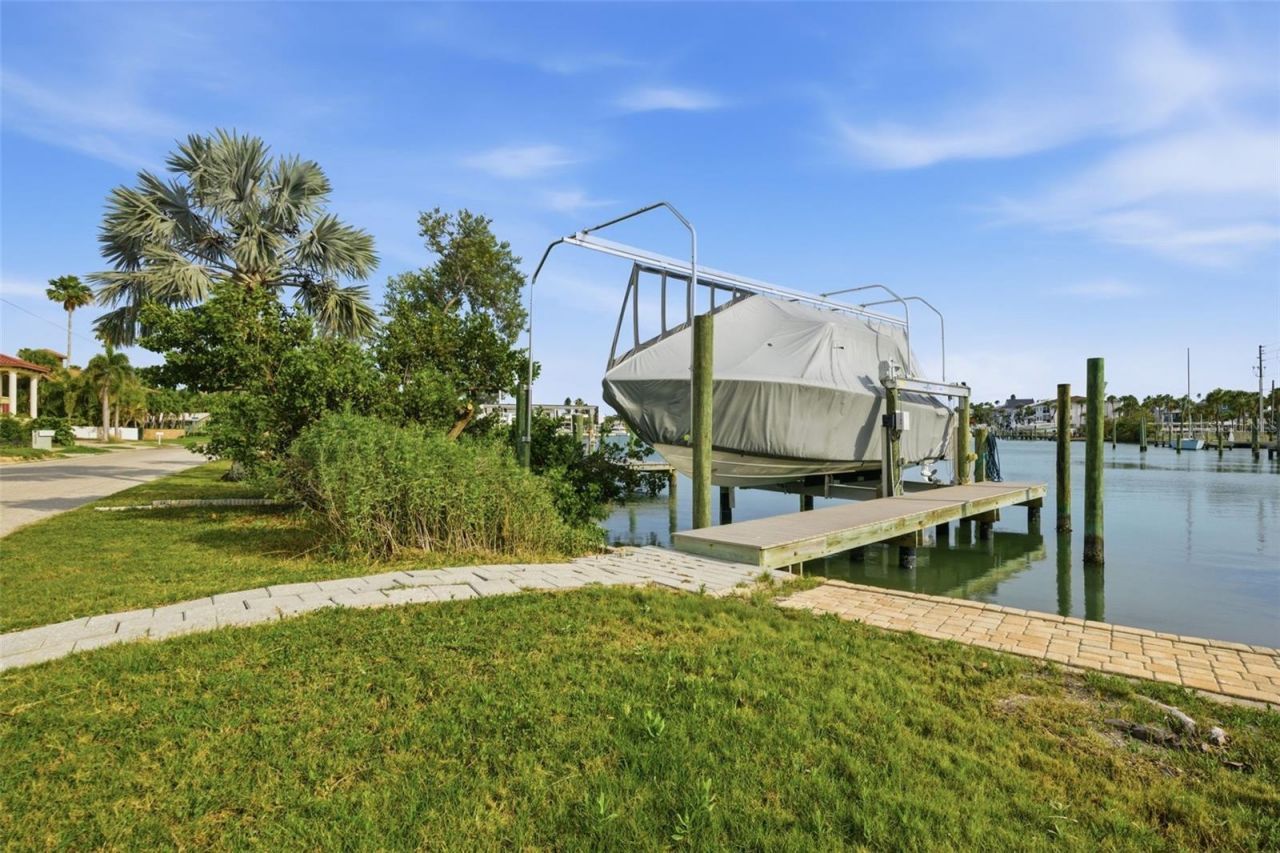 3313 W Maritana Drive, Saint Pete Beach, FL 33706 Photo