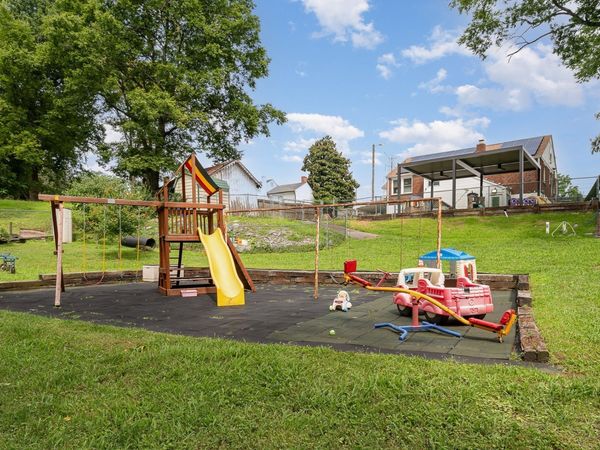 2003 Lebanon Pike , Nashville, TN 37210
