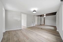 2517 Thomas Street  photo 4