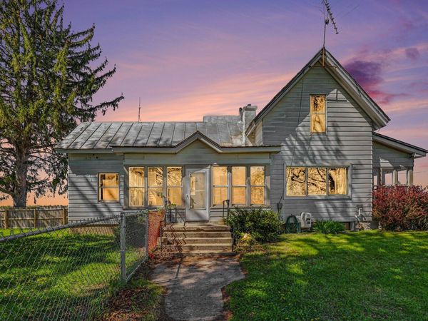 3304 S Greenville Road, Greenville, MI 48838