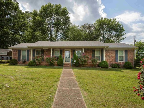 201 Mary Lee Dr, Florence, AL 35634