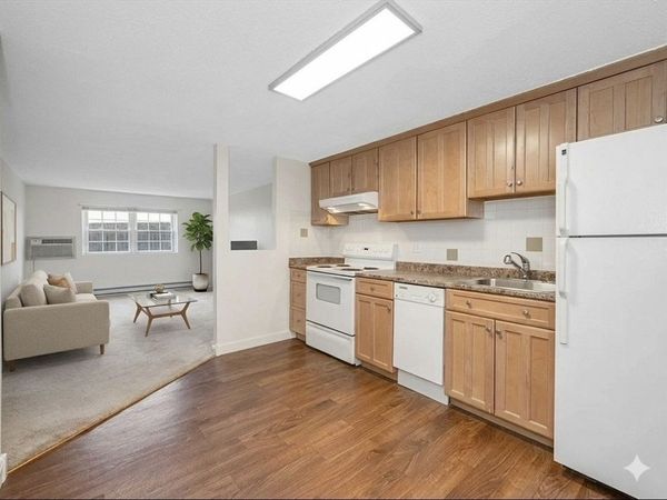 236 Low St, Unit 6, Newburyport, MA 01950