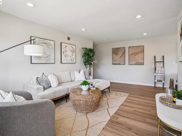 2297 Medallion Dr, Unit 4, Union City, CA 94587