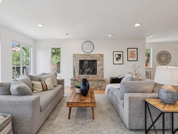 2170 Arrowhead Dr, Oakland, CA 94611