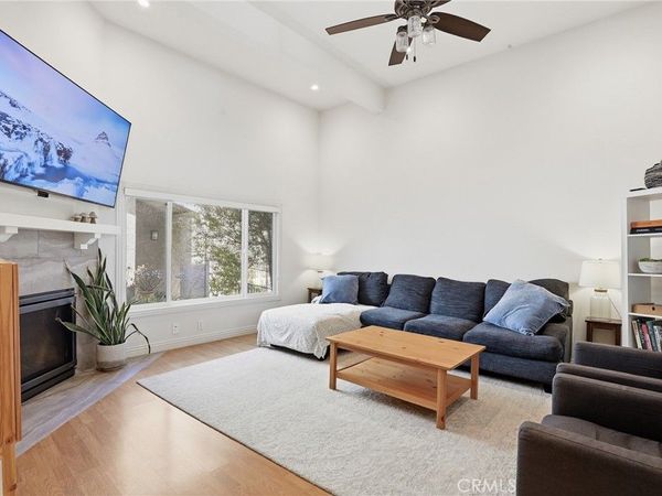 609 Meyer Lane, Unit 11, Redondo Beach, CA 90278