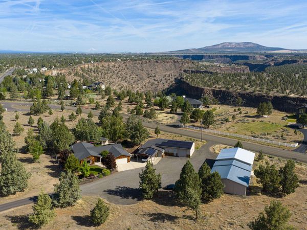 16985 SW Chinook Drive, Terrebonne, OR 97760