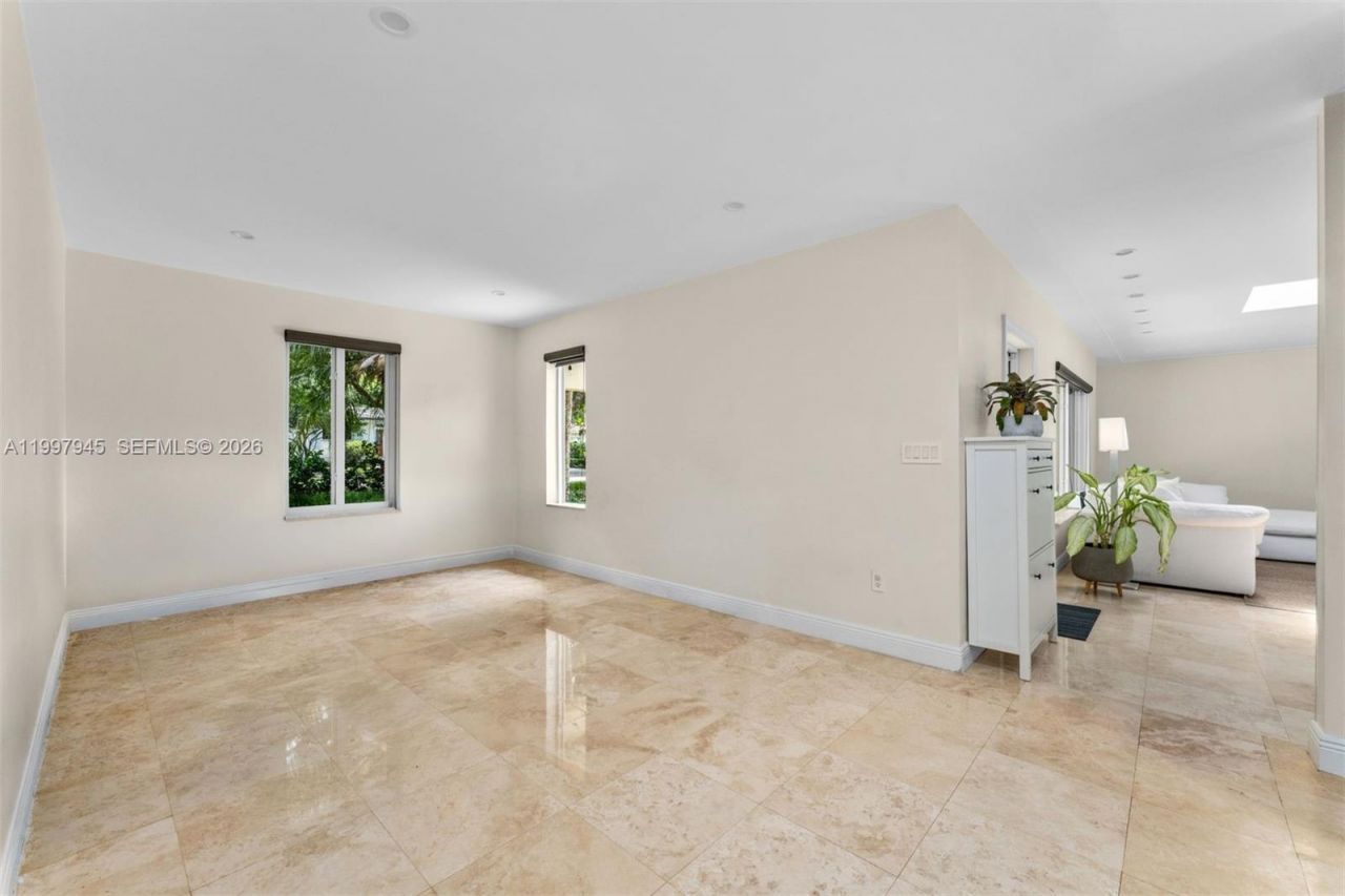 611 Santurce Ave, Coral Gables, FL 33143 Photo