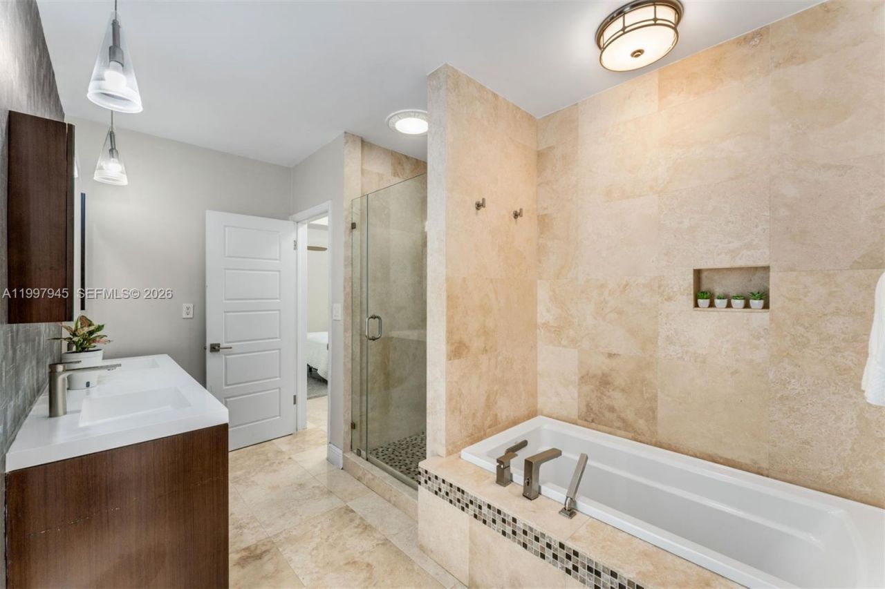 611 Santurce Ave, Coral Gables, FL 33143 Photo