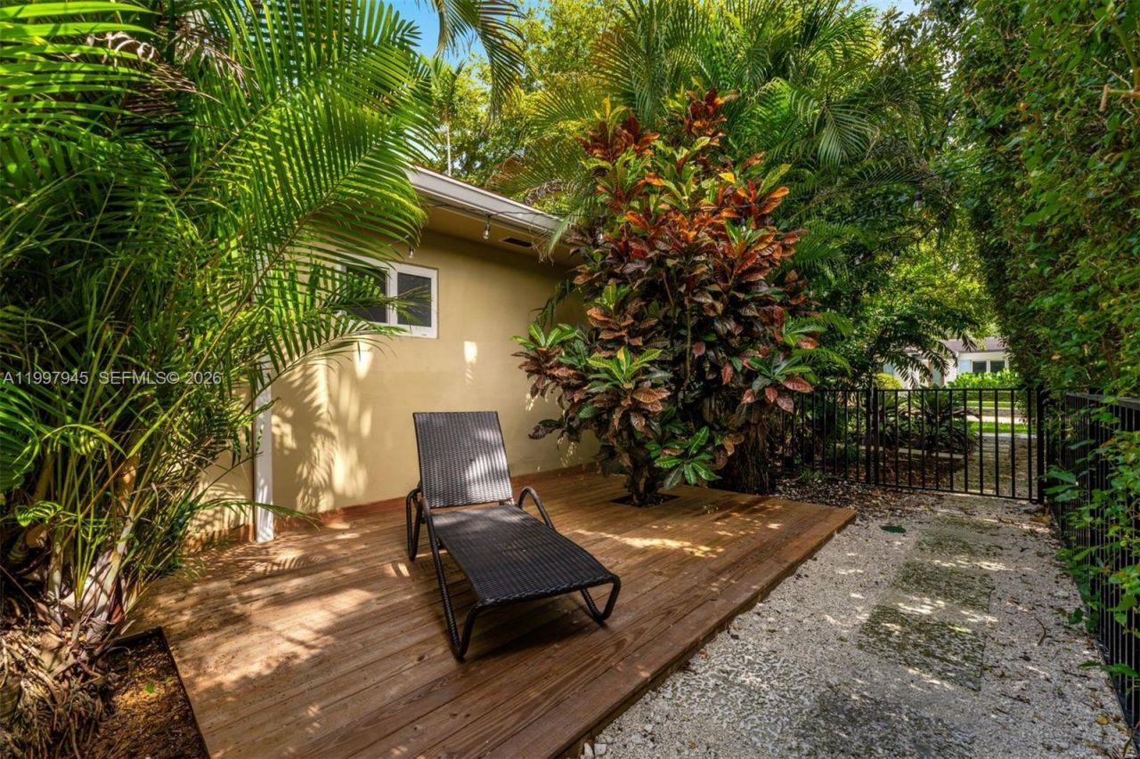 611 Santurce Ave, Coral Gables, FL 33143 Photo