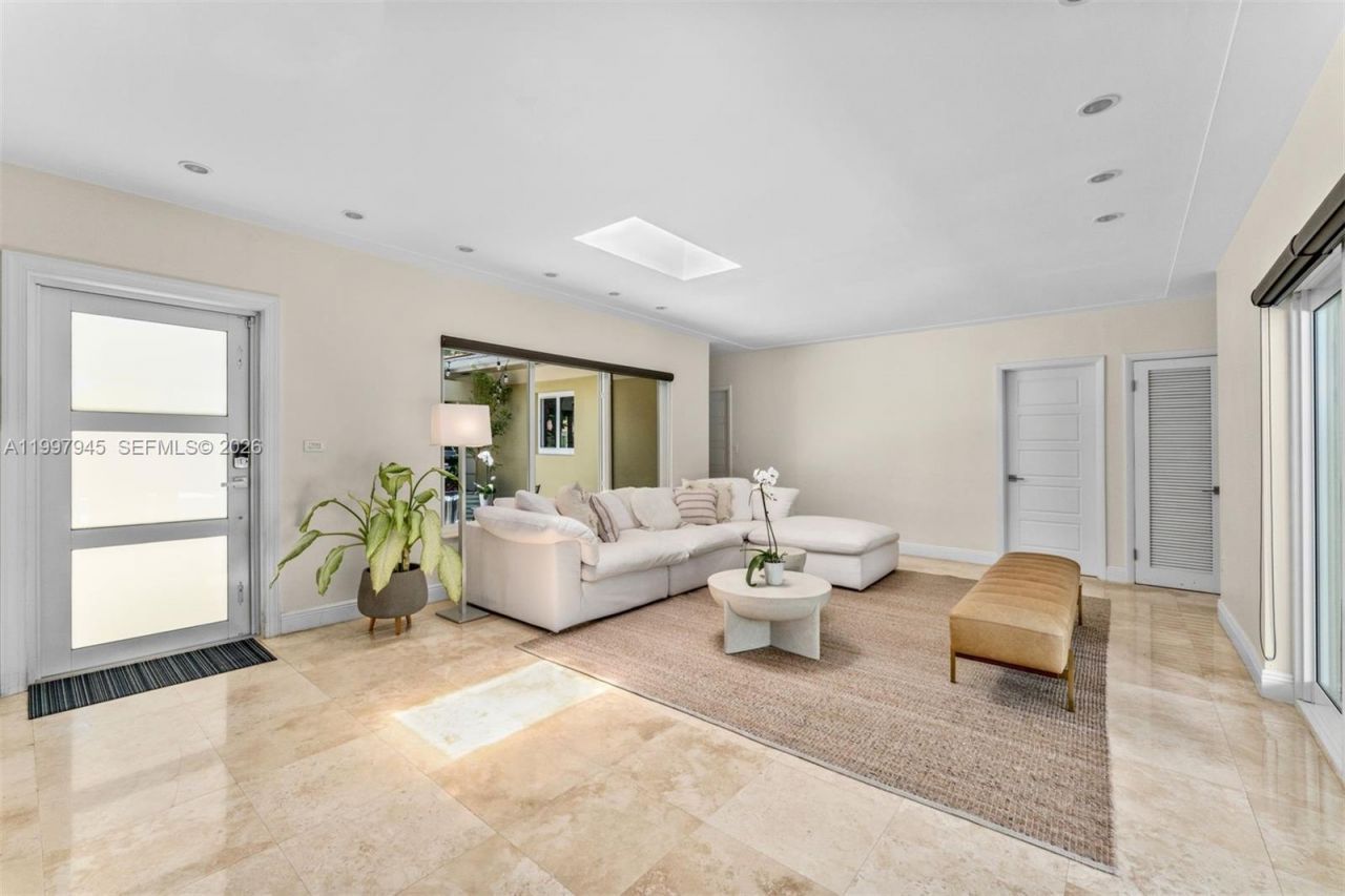 611 Santurce Ave, Coral Gables, FL 33143 Photo