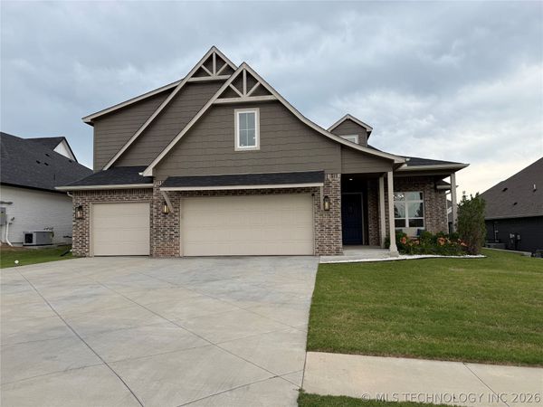 2888 Front Road , Catoosa, OK 74015