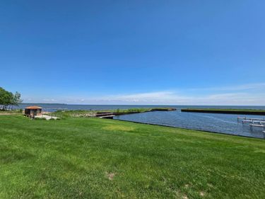 10490 US Highway 169, Unit 103, Garrison, MN 56450