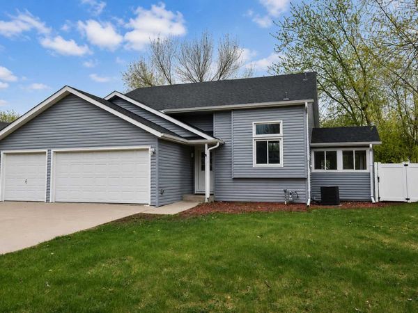 1806 36 1/2 Avenue S, Fargo, ND 58104