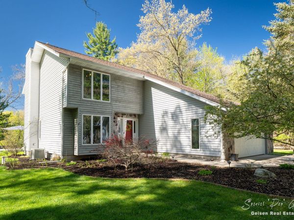 8717 River Oaks Circle, Greenville, MI 48838