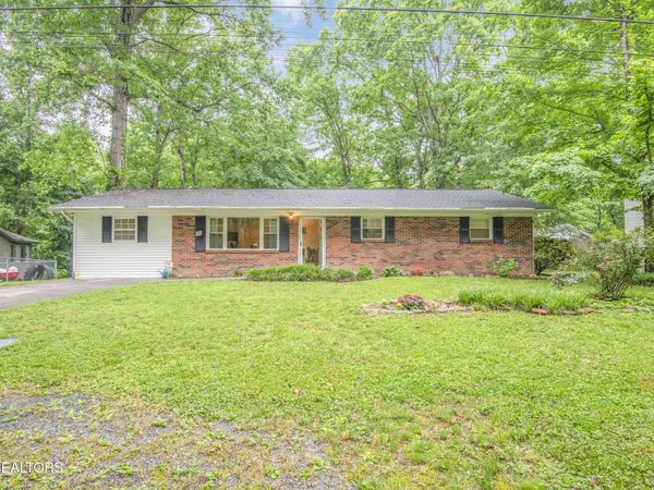 223 White Oak Lane, Heiskell, TN 37754