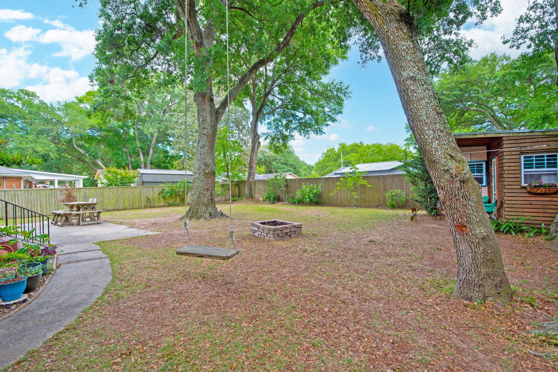 663 Harbor View Road Photo 8