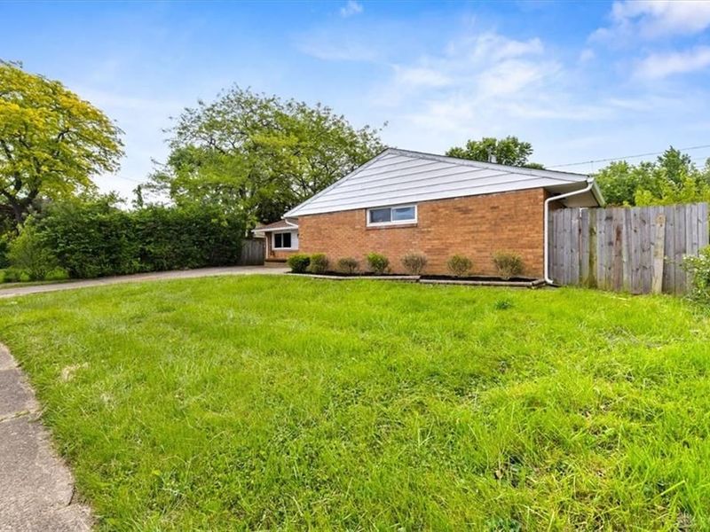 5074 Tilbury Road, Huber Heights, OH 45424 Photo 3