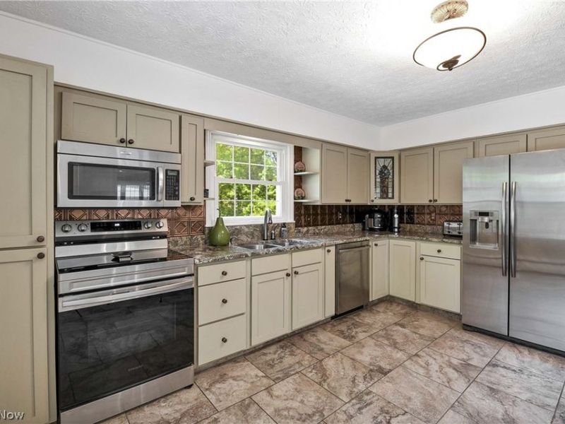 32207 Lake Road, Avon Lake, OH 44012 Photo 4