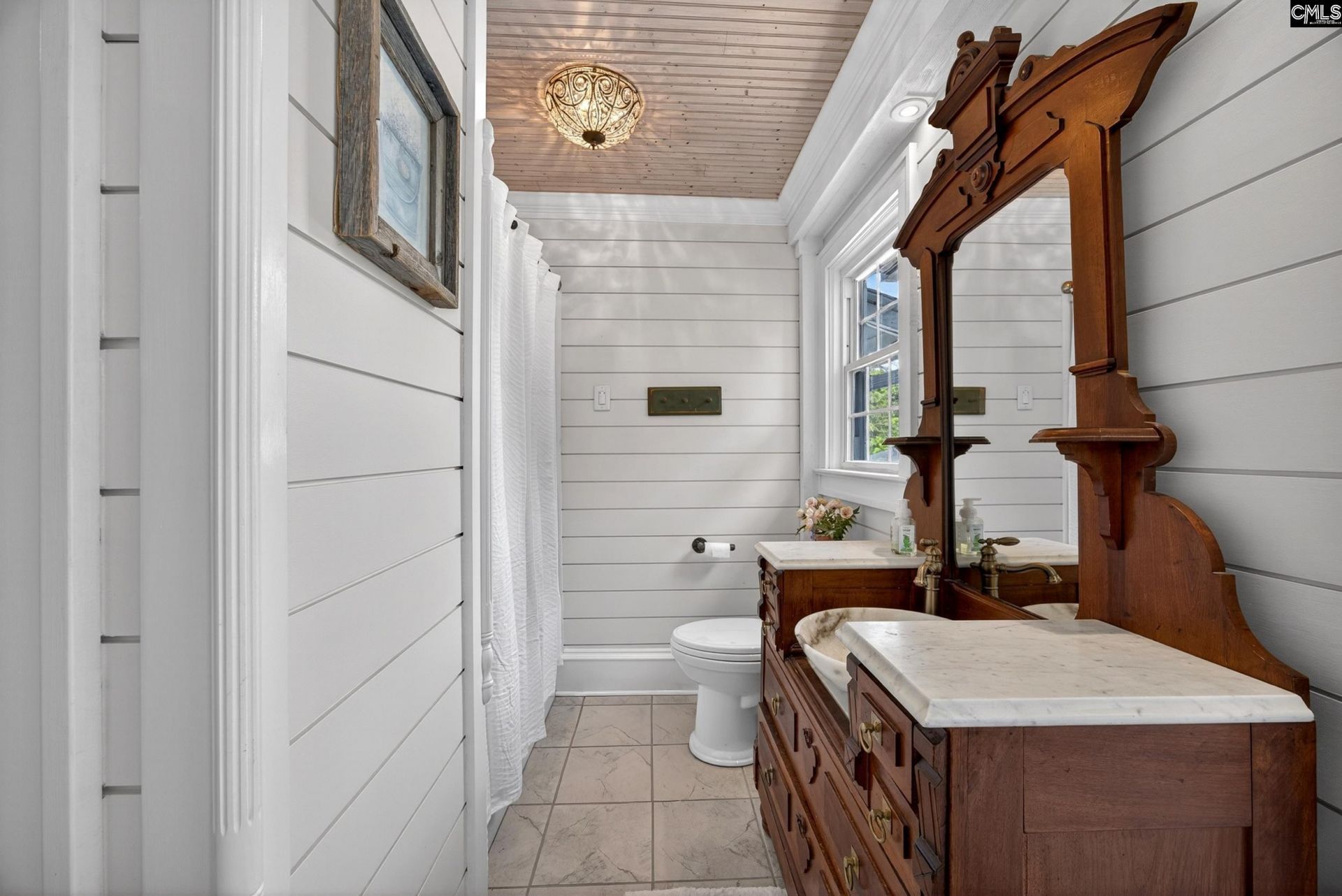 210 Shorebreeze Drive  Photo 23