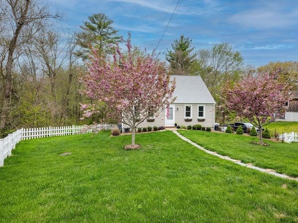 6 Michelle Lane, Mattapoisett, MA 02739