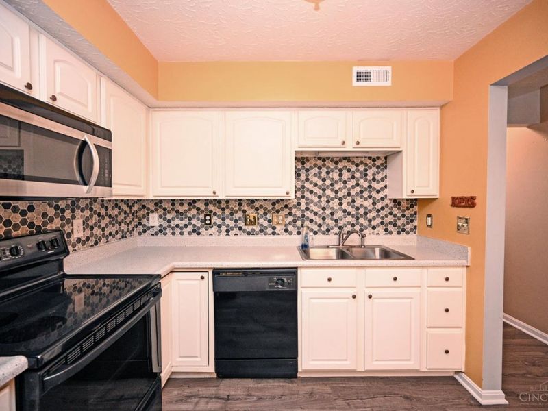 101 Ledgerwoods, Amelia, OH 45102 Photo 9