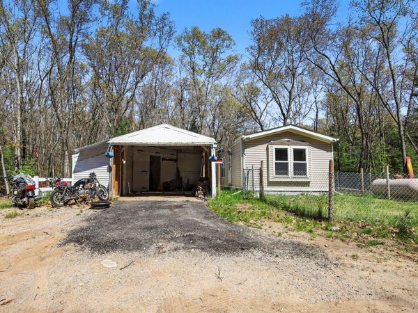 1005 Sharps Road, Pullman, MI 49450