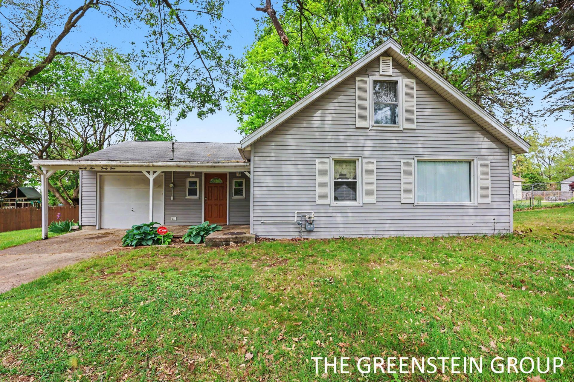 2541 Day Avenue Nw, Grand Rapids, MI 49544 Main Photo