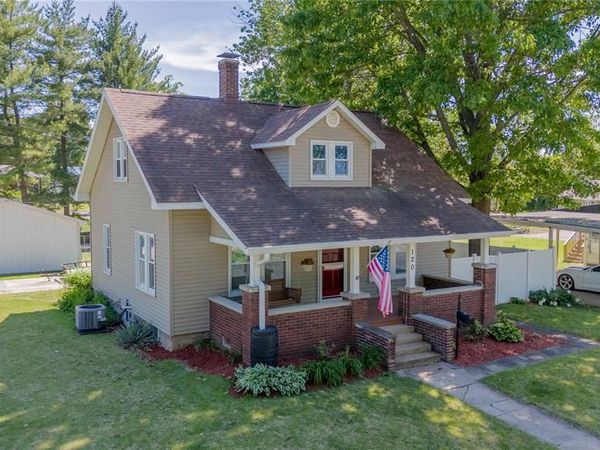 120 W Saint Clair Street , Vandalia, IL 62471