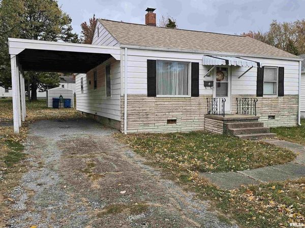 2712 LOGAN Street , Mt Vernon, IL 62864