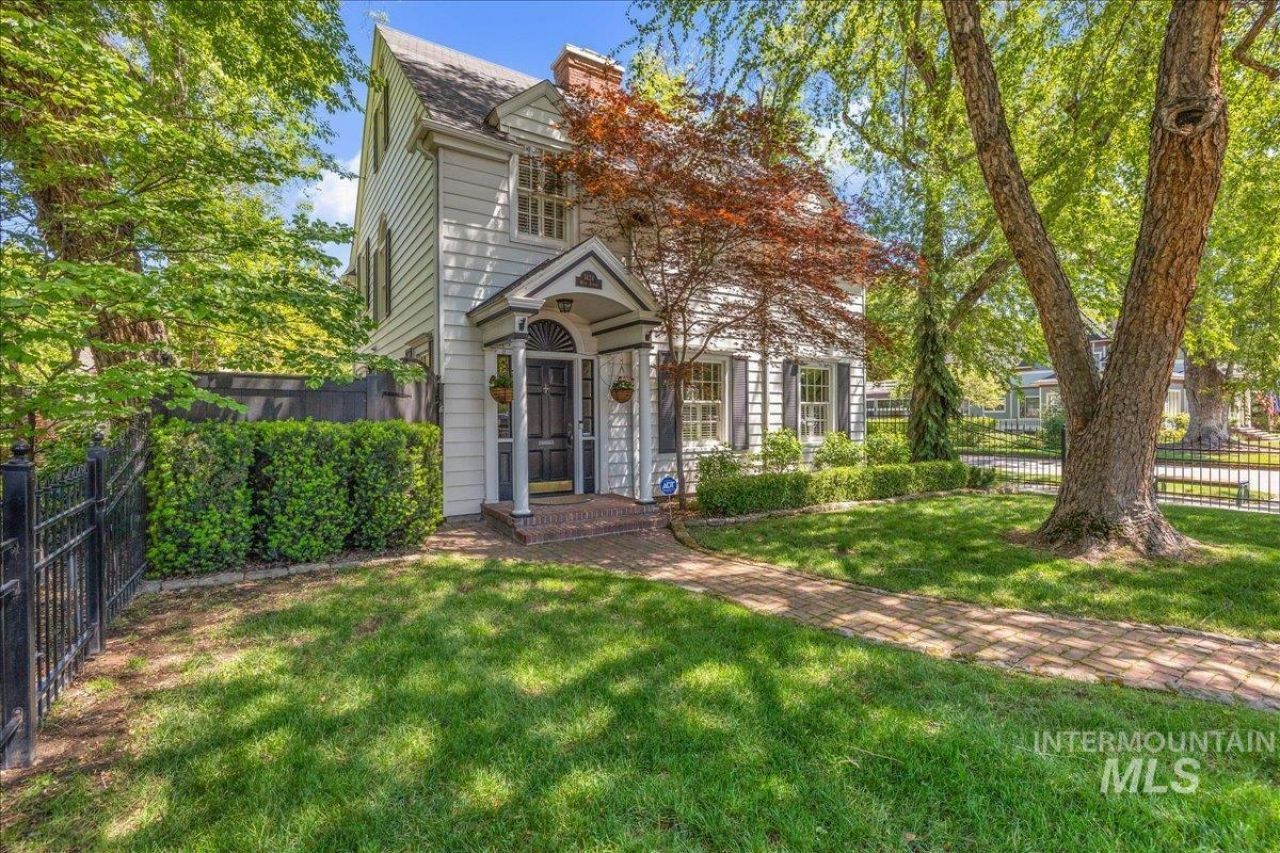 1424 E Warm Springs Ave, Boise, ID 83712 Main Photo