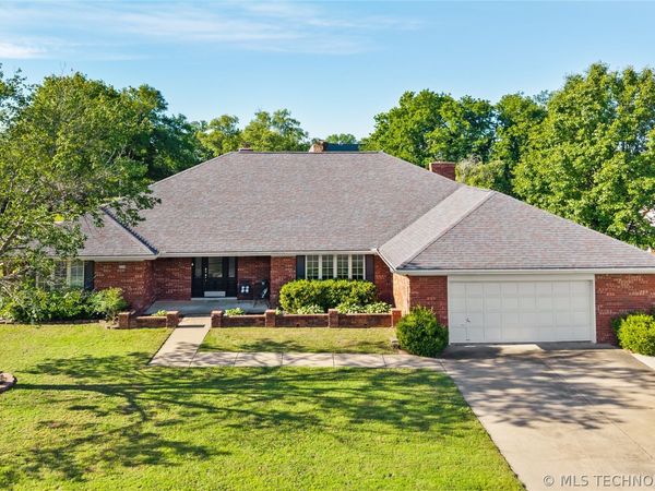 2649 Regency Road , Bartlesville, OK 74006