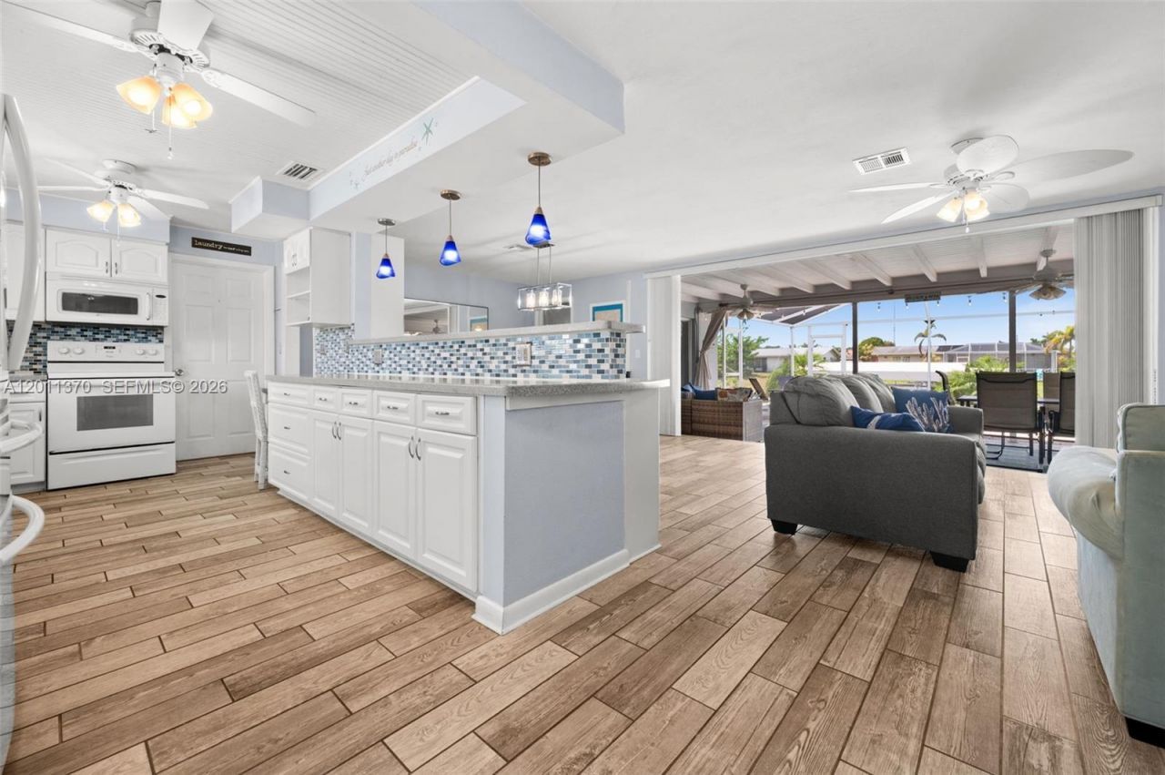 3014 SE 17th Avenue , Cape Coral, FL 33904 Photo