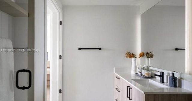 3900 Alton Road , Unit 305, Miami Beach, FL 33140 Photo