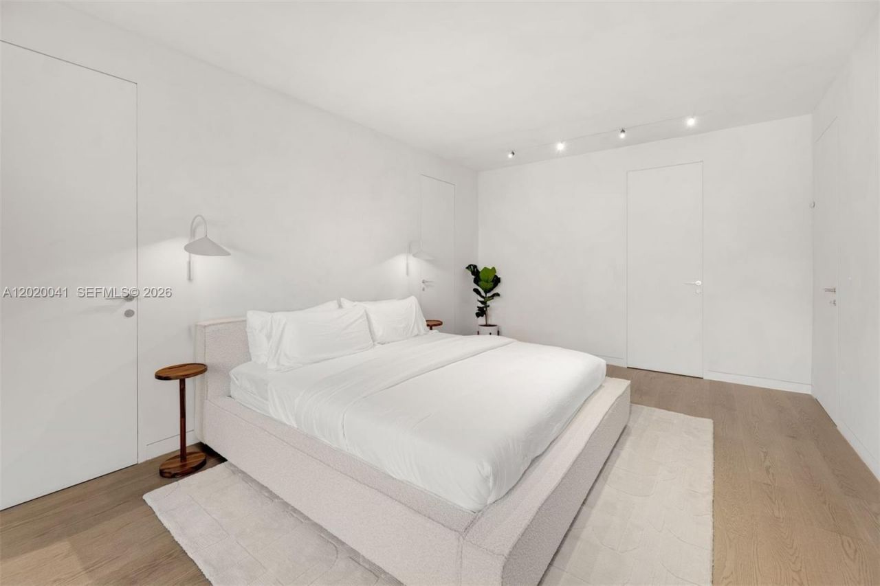 800 West Ave , Unit PH11, Miami Beach, FL 33139 Photo