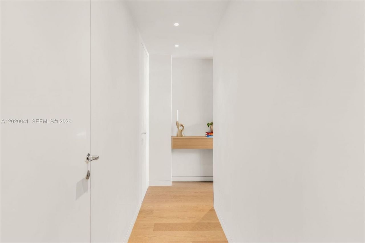 800 West Ave , Unit PH11, Miami Beach, FL 33139 Photo