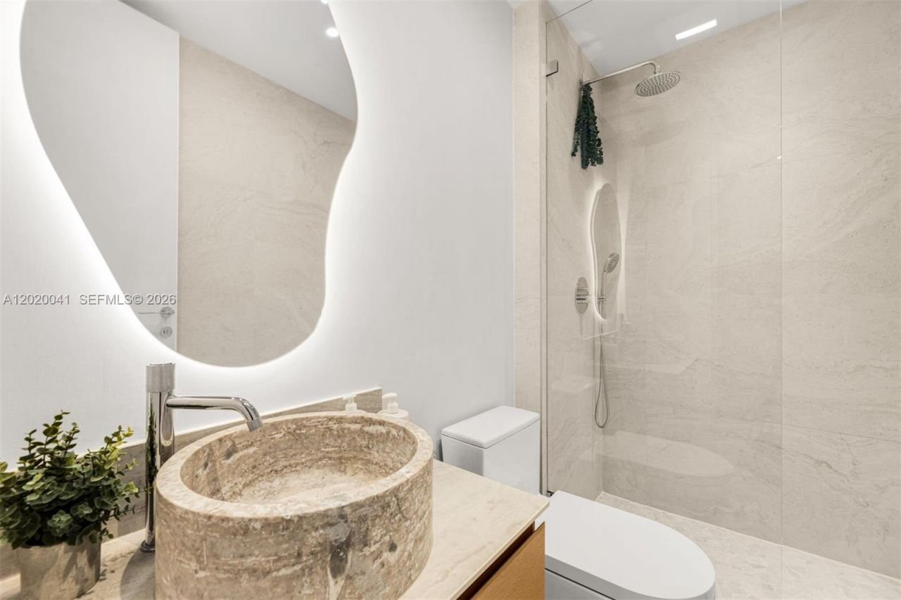 800 West Ave , Unit PH11, Miami Beach, FL 33139 Photo