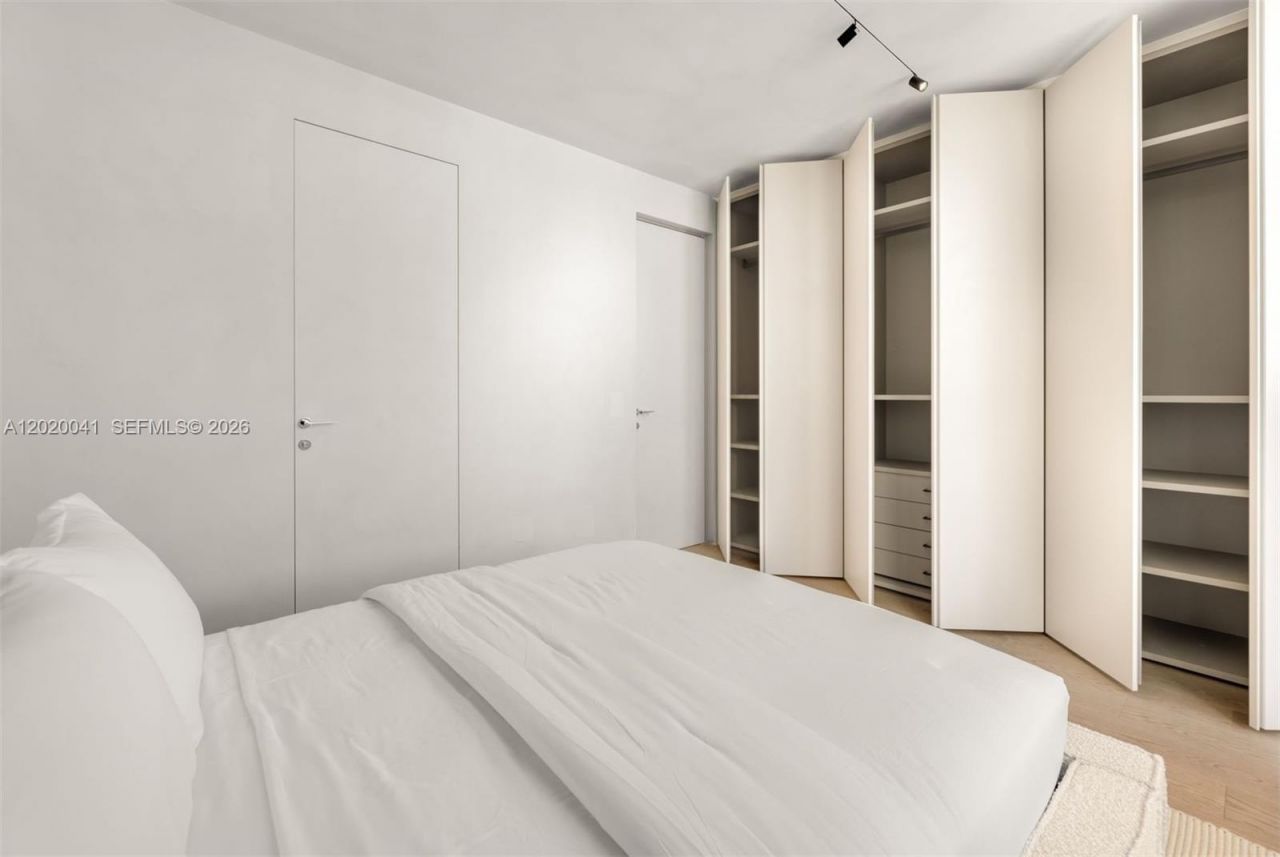 800 West Ave , Unit PH11, Miami Beach, FL 33139 Photo