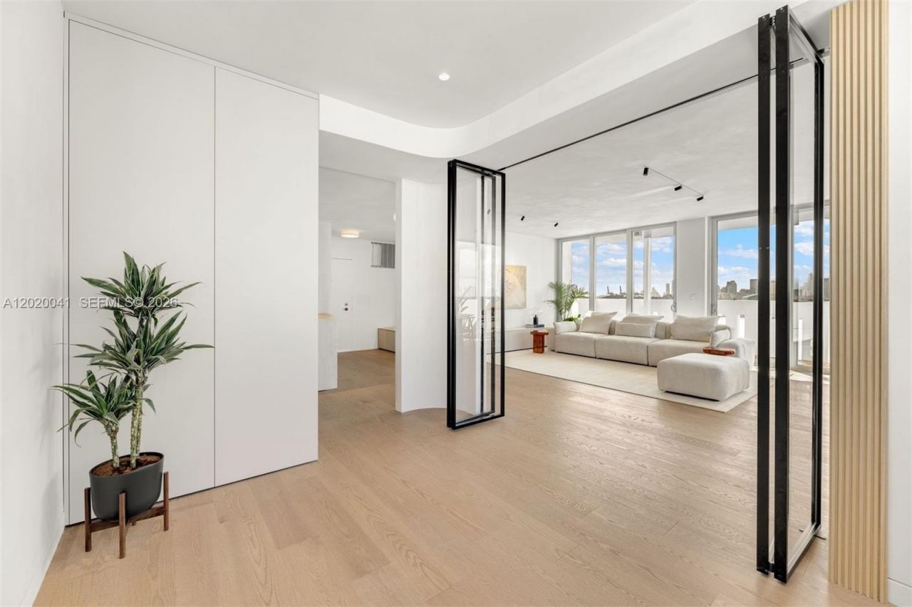 800 West Ave , Unit PH11, Miami Beach, FL 33139 Photo