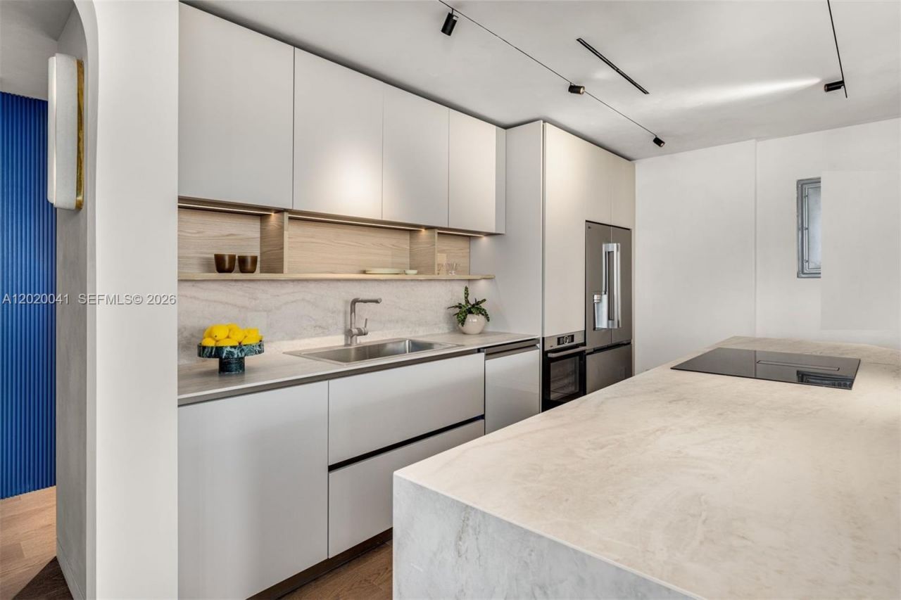 800 West Ave , Unit PH11, Miami Beach, FL 33139 Photo