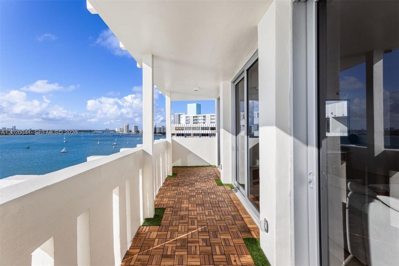 800 West Ave , Unit PH11, Miami Beach, FL 33139 Photo
