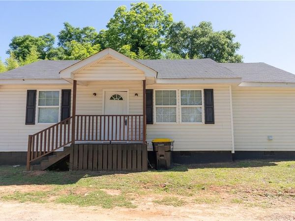 53 Washington Drive , Forsyth, GA 31029