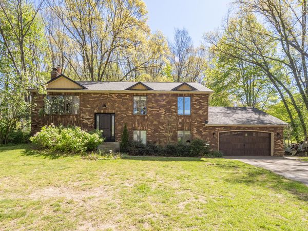 4115 S Van Kal Street, Mattawan, MI 49071