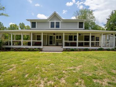 6070 FREDERICKSBURG RD, BARBOURSVILLE, VA 22923